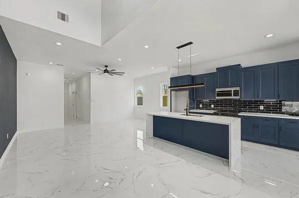 $2,100 | 5034 Pershing Street, Unit B, Houston, TX 77033