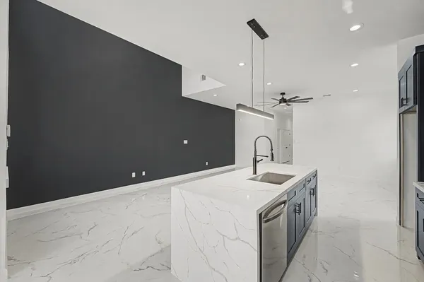 $2,100 | 5034 Pershing Street, Unit B, Houston, TX 77033