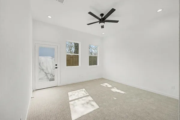 $2,100 | 5034 Pershing Street, Unit B, Houston, TX 77033