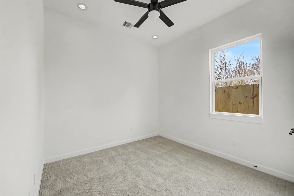 5034 Pershing Street, Unit B Houston, TX 77033 - Photo 15 of 26 a view of a garage