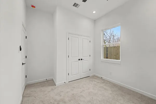 $2,100 | 5034 Pershing Street, Unit B, Houston, TX 77033