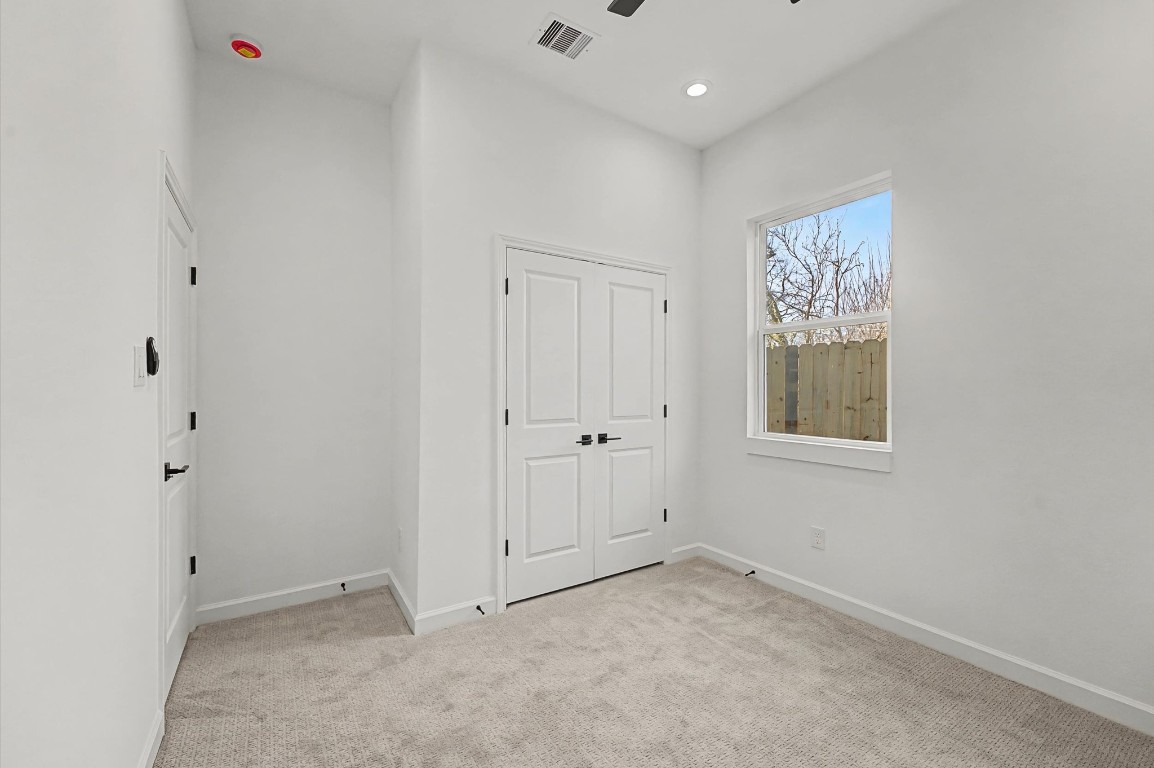 5034 Pershing Street, Unit B Houston, TX 77033 - Photo 16 of 26 a view of an empty room and window