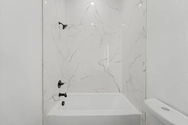 $2,100 | 5034 Pershing Street, Unit B, Houston, TX 77033