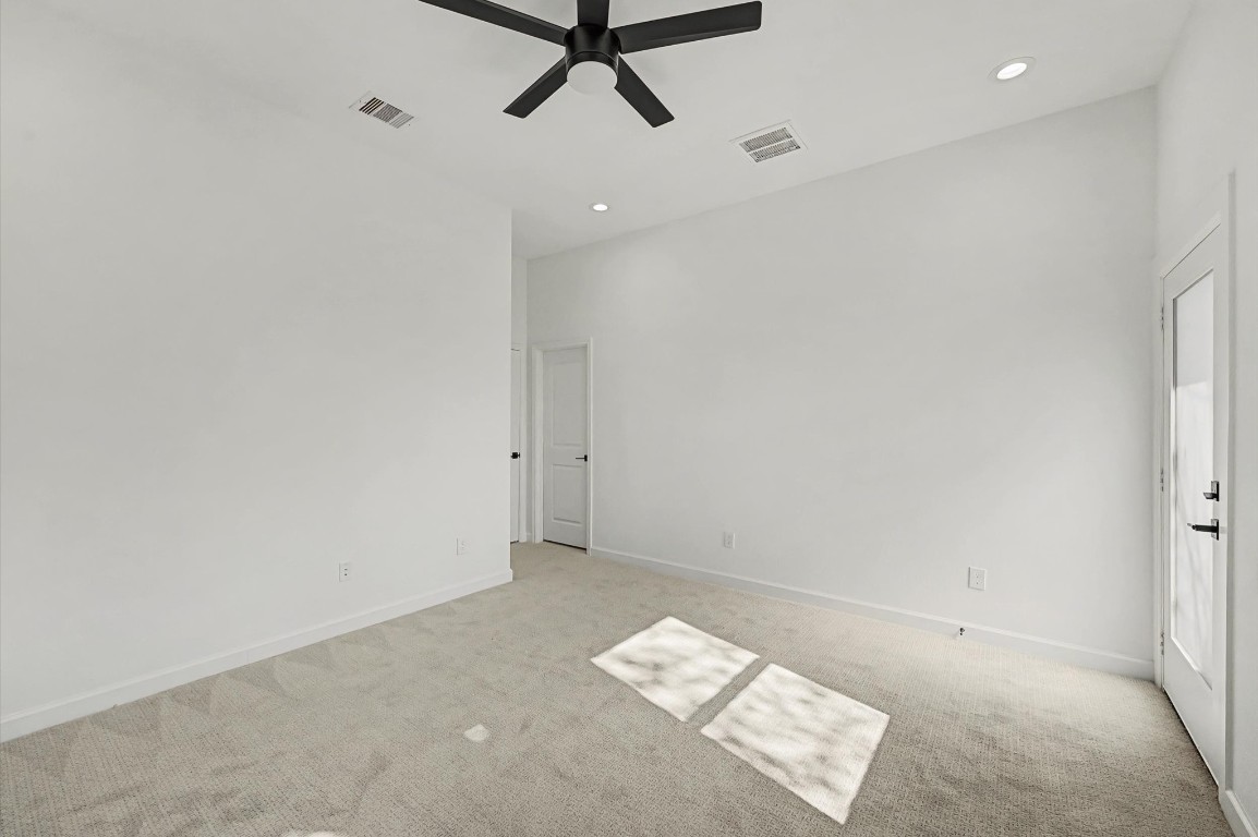 5034 Pershing Street, Unit B Houston, TX 77033 - Photo 19 of 26 a view of small space