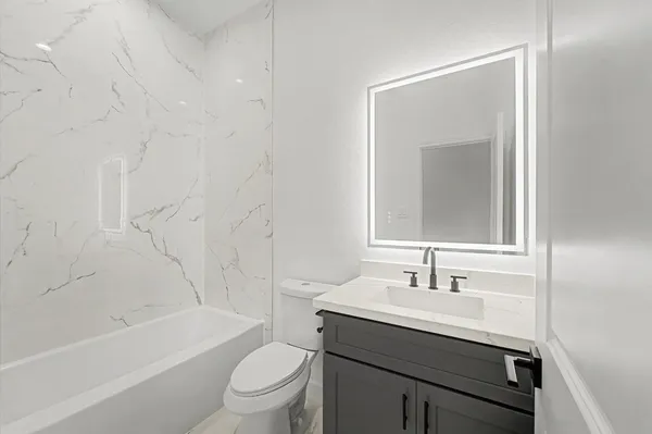 $2,100 | 5034 Pershing Street, Unit B, Houston, TX 77033