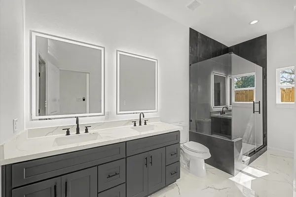 $2,100 | 5034 Pershing Street, Unit B, Houston, TX 77033