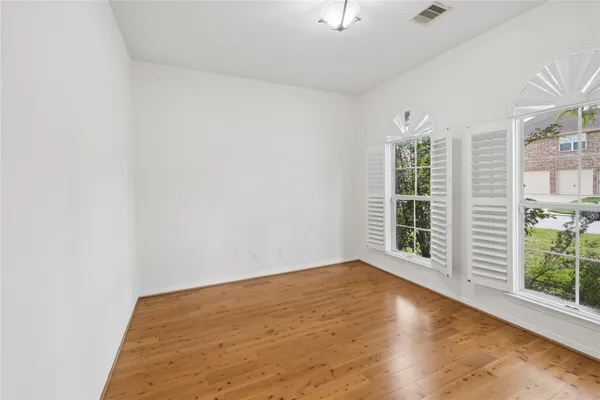 $2,500 | 4807 Wellington Way, Houston, TX 77069