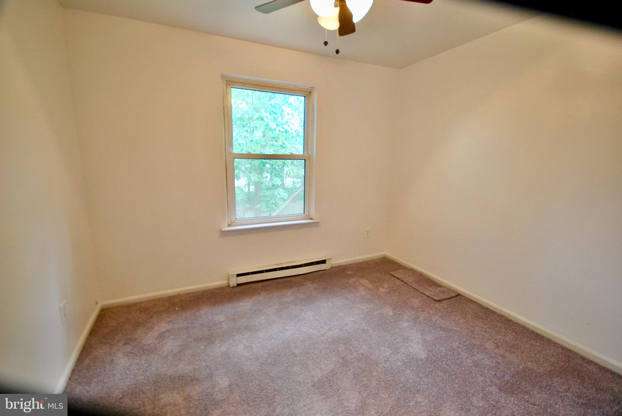 192 Hampshire Road Sicklerville, NJ 08081 - Photo 4 of 7 Gallery Image 4