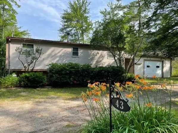 $1,550 | 43 Piney Point Road, Sunapee, NH 03782