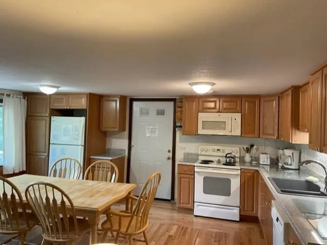 $1,550 | 43 Piney Point Road, Sunapee, NH 03782