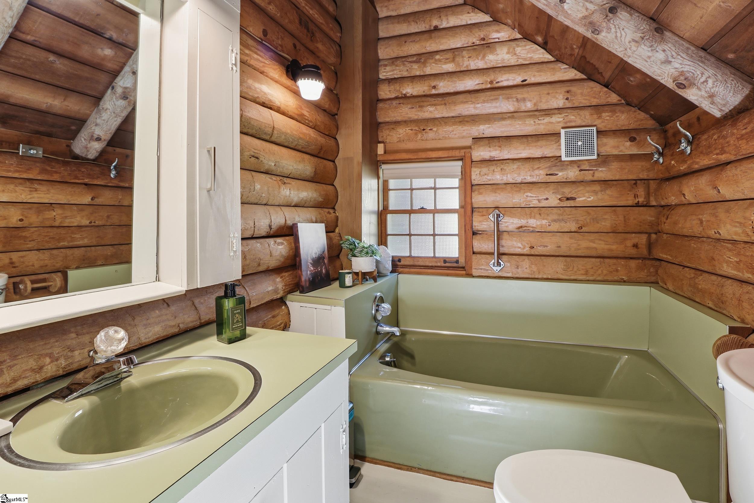 143 Caledonia Road Landrum, SC 29356 - Photo 15 of 48