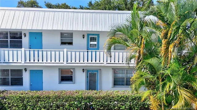$149,900 | 2929 Southeast Ocean Boulevard, Unit 1047, Stuart, FL 34996