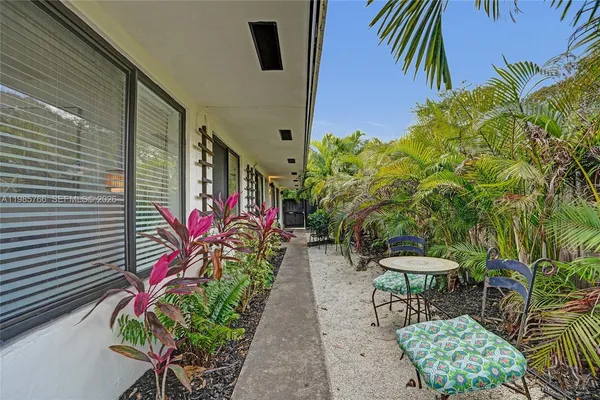$2,000 | 754 Northeast 40th Street, Unit C, Fort Lauderdale, FL 33334