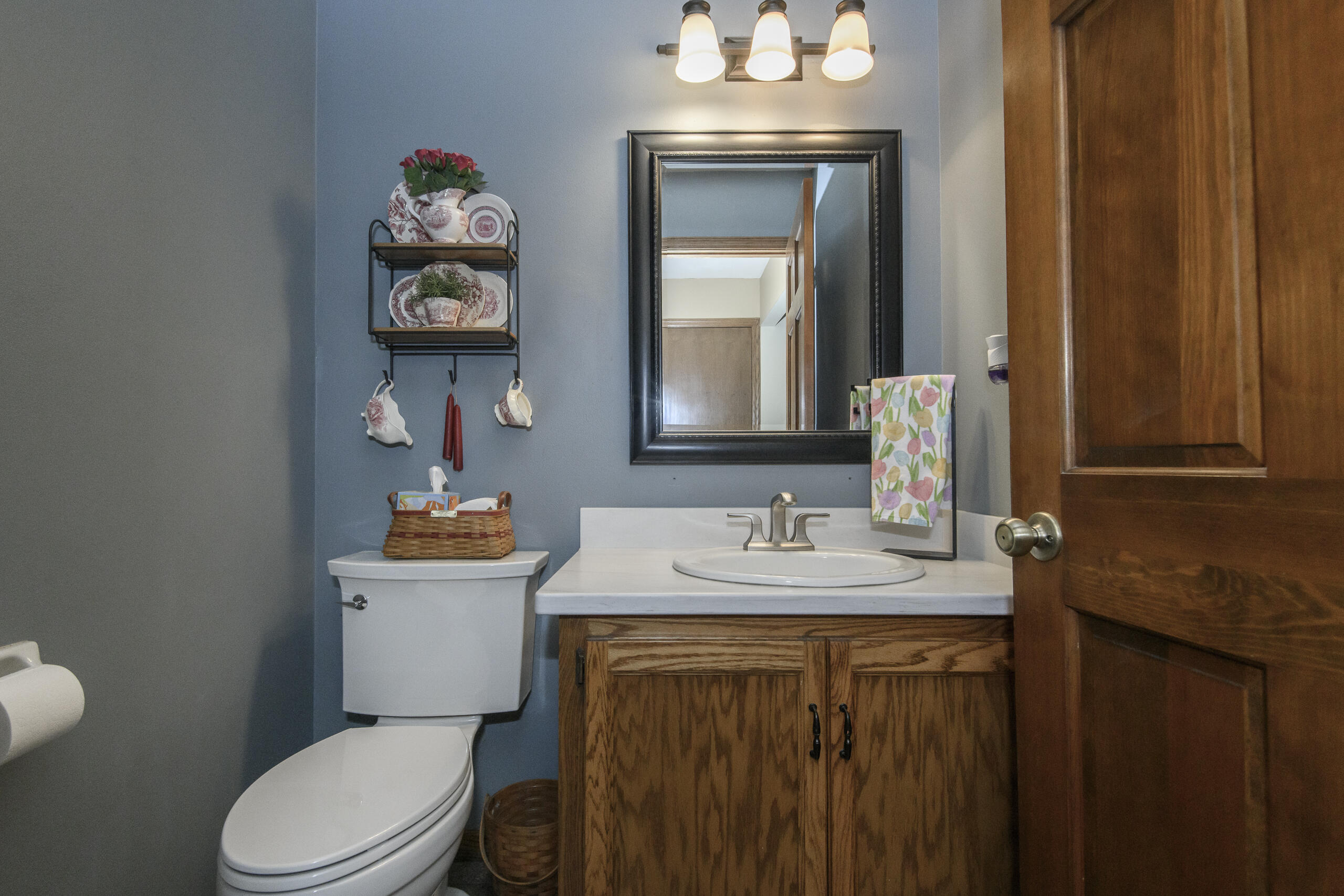 S67W32989 Rd X Mukwonago, WI 53149 - Photo 13 of 25 Main Floor Half Bath