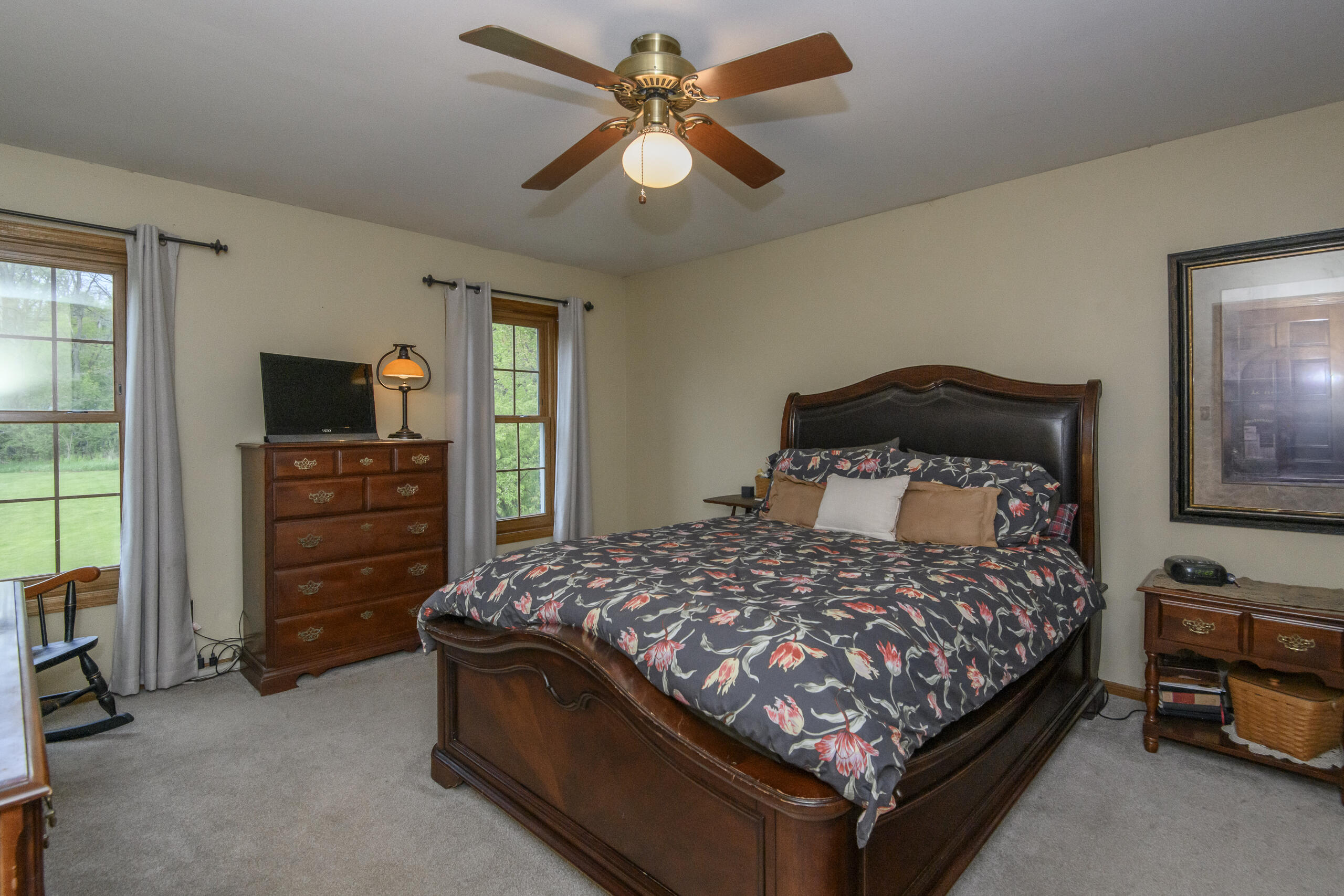 S67W32989 Rd X Mukwonago, WI 53149 - Photo 15 of 25 Primary Suite Has Attached Bath
