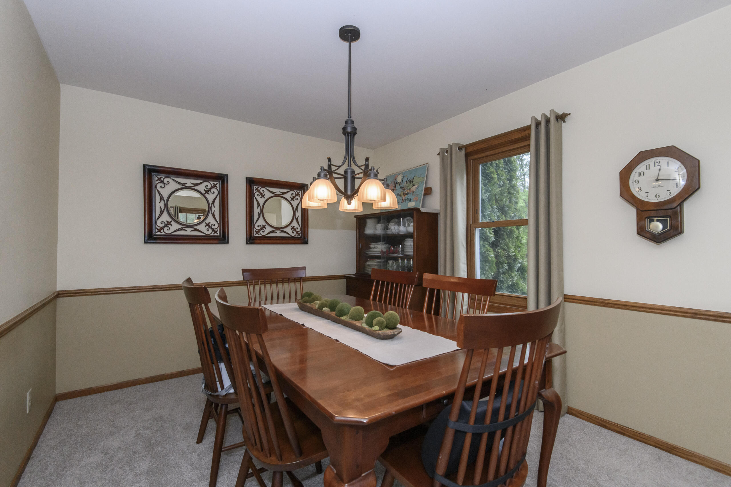 S67W32989 Rd X Mukwonago, WI 53149 - Photo 7 of 25 Formal Dining