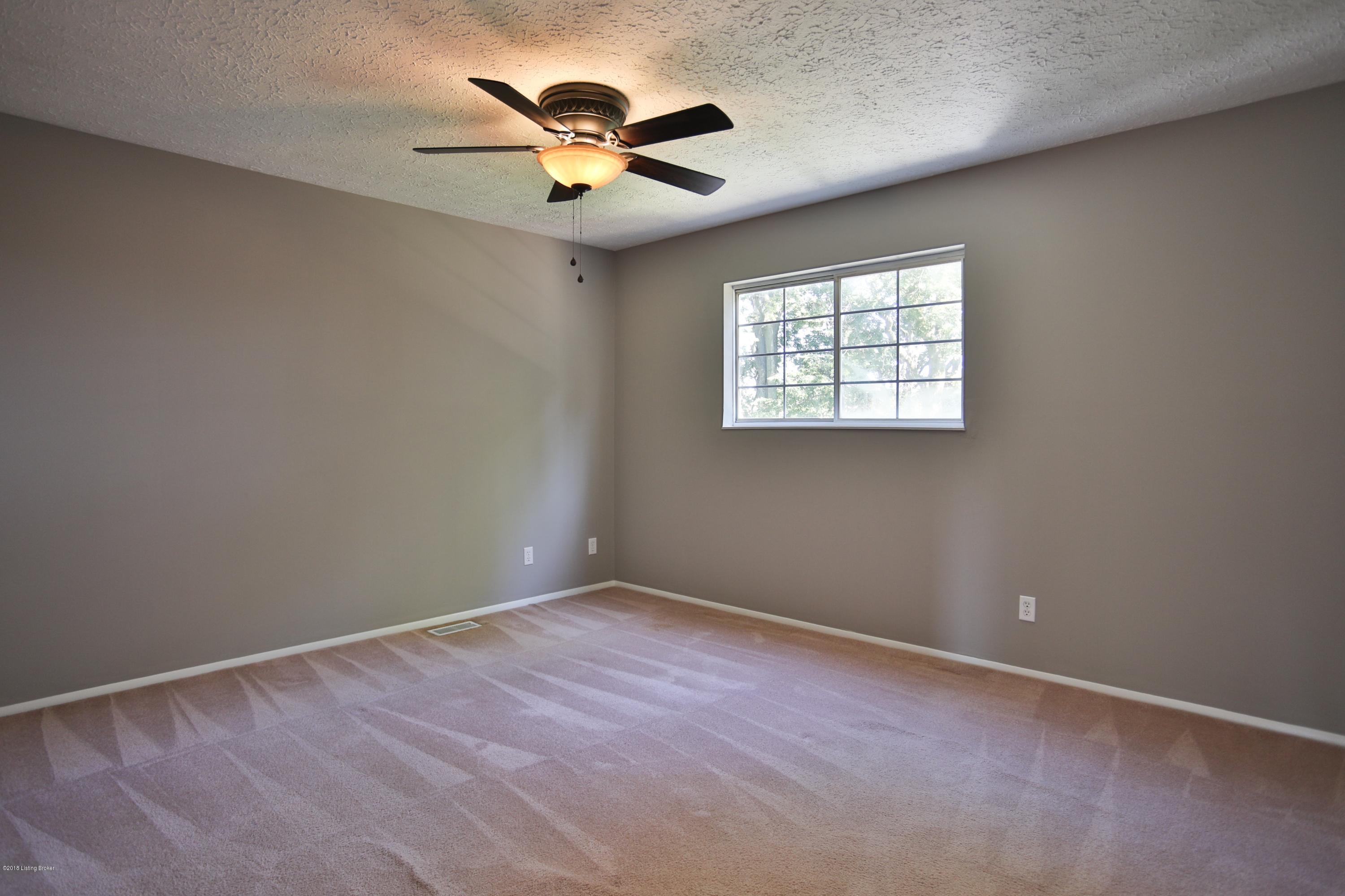 5013 Woodsend Road Louisville, KY 40229 - Photo 8 of 17 Bedroom 1