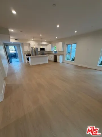 $3,600 | 5191-5193 Lindley Avenue, Tarzana, CA 91356