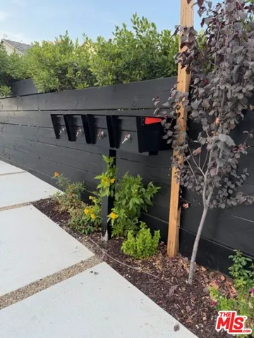 $3,600 | 5191-5193 Lindley Avenue, Tarzana, CA 91356