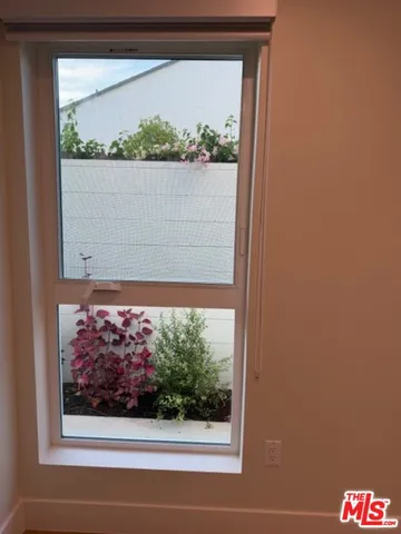 $3,600 | 5191-5193 Lindley Avenue, Tarzana, CA 91356