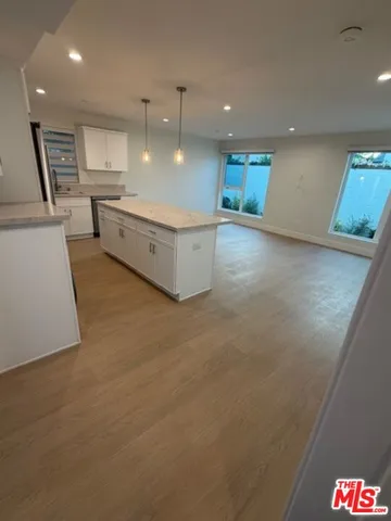 $3,600 | 5191-5193 Lindley Avenue, Tarzana, CA 91356