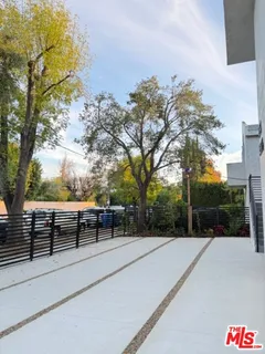 $3,600 | 5191-5193 Lindley Avenue, Tarzana, CA 91356