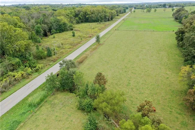 $244,000 | 32035 West 327th Street, Paola, KS 66071