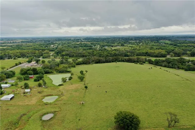 $244,000 | 32035 West 327th Street, Paola, KS 66071