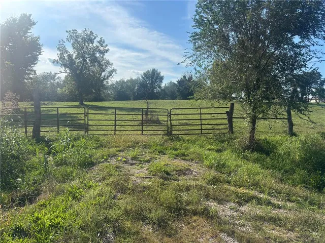 $244,000 | 32035 West 327th Street, Paola, KS 66071