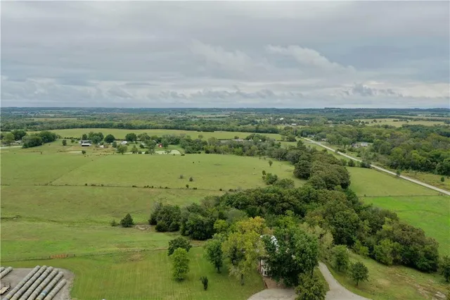$244,000 | 32035 West 327th Street, Paola, KS 66071