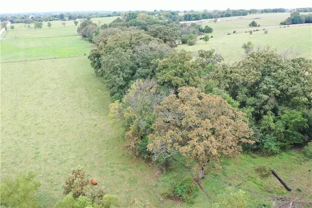 $244,000 | 32035 West 327th Street, Paola, KS 66071