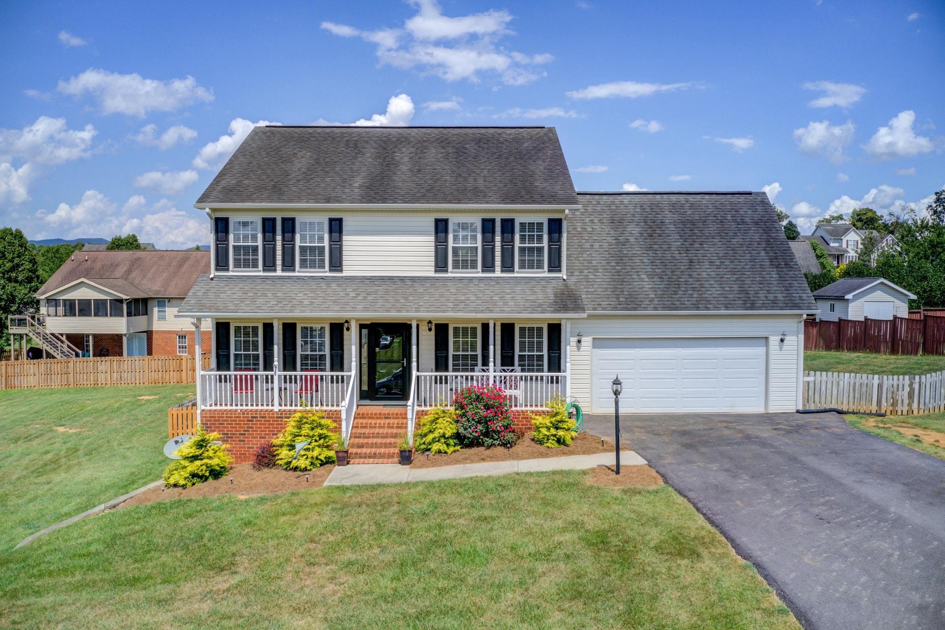 84 Eagle Ridge Roanoke, VA 24012 - Photo 2 of 43 003-324025-081519-11_8106062