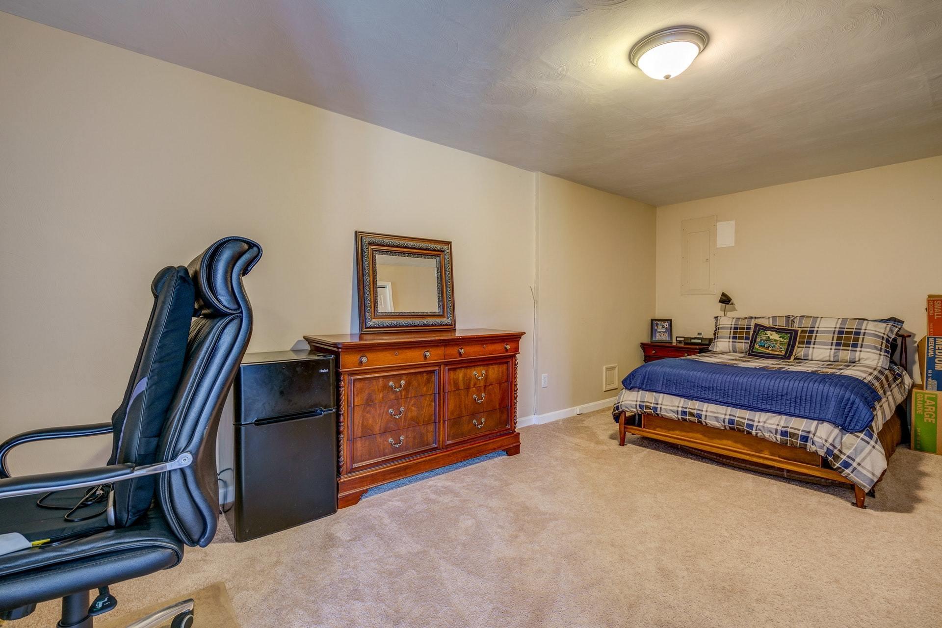 84 Eagle Ridge Roanoke, VA 24012 - Photo 33 of 43 030-324025-84 Eagle Ridge 028_8106109