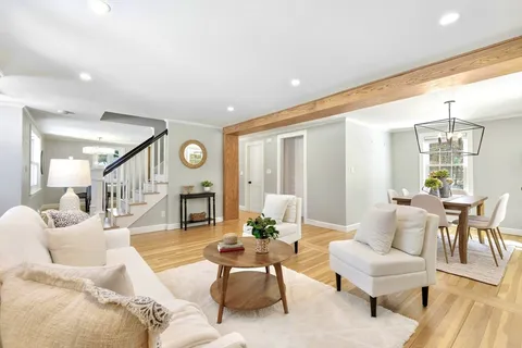 $1,365,000 | 10 Meadow Brook Lane, Reading, MA 01867