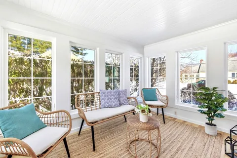 $1,365,000 | 10 Meadow Brook Lane, Reading, MA 01867