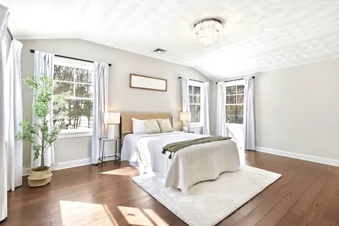 $1,365,000 | 10 Meadow Brook Lane, Reading, MA 01867