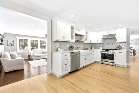 $1,365,000 | 10 Meadow Brook Lane, Reading, MA 01867