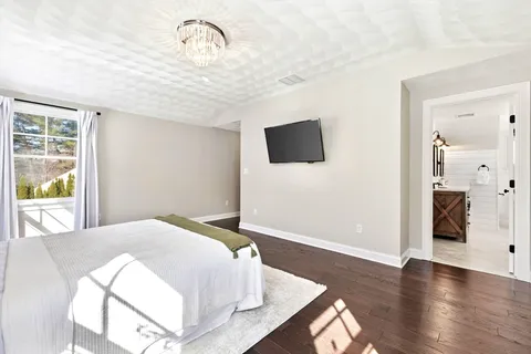 $1,365,000 | 10 Meadow Brook Lane, Reading, MA 01867