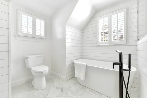 $1,365,000 | 10 Meadow Brook Lane, Reading, MA 01867