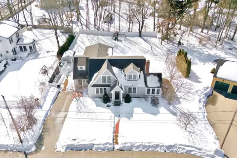 $1,365,000 | 10 Meadow Brook Lane, Reading, MA 01867