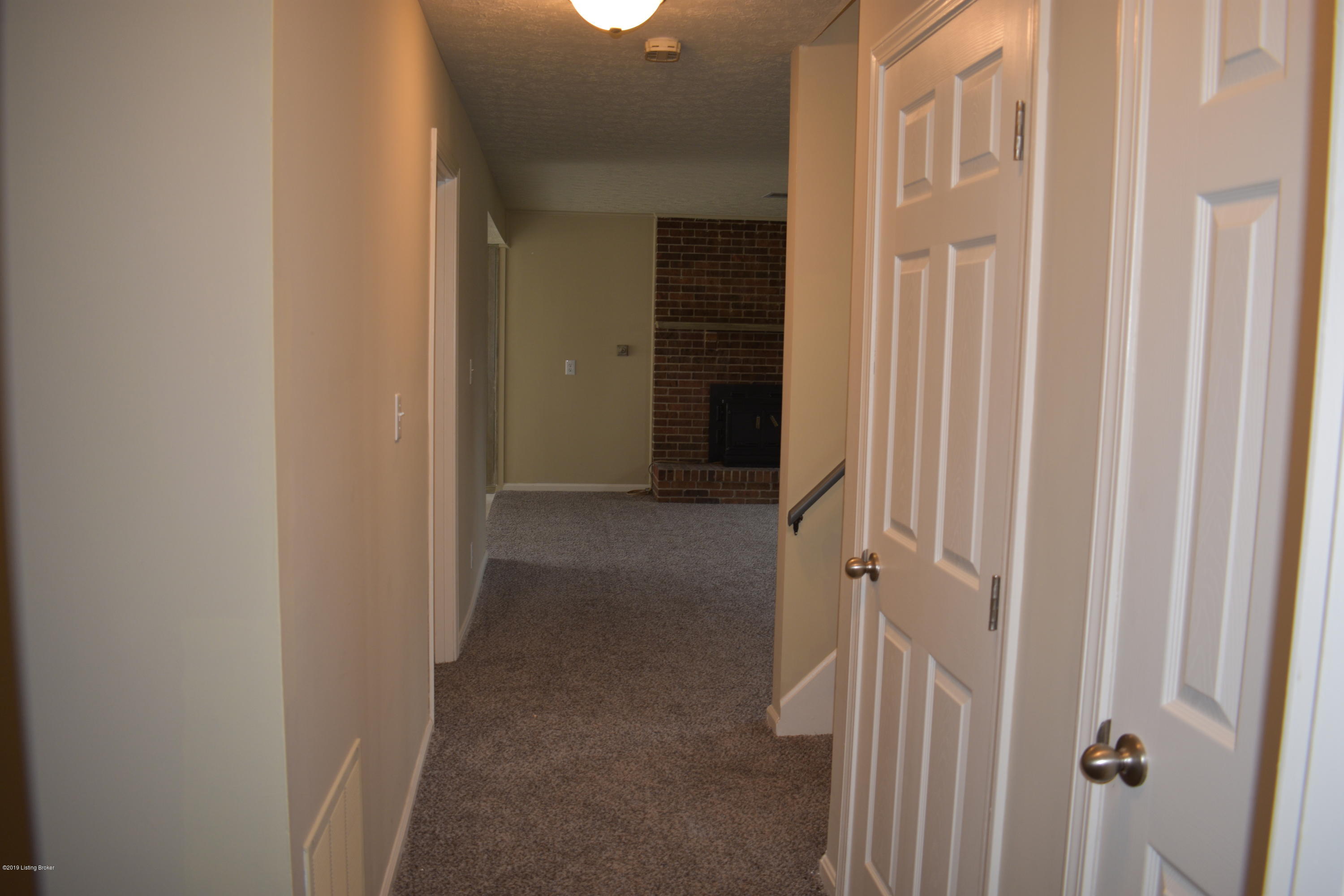8106 Rory Way Louisville, KY 40219 - Photo 32 of 36 8106_rory_way_40219_becky_lusch_team_lou