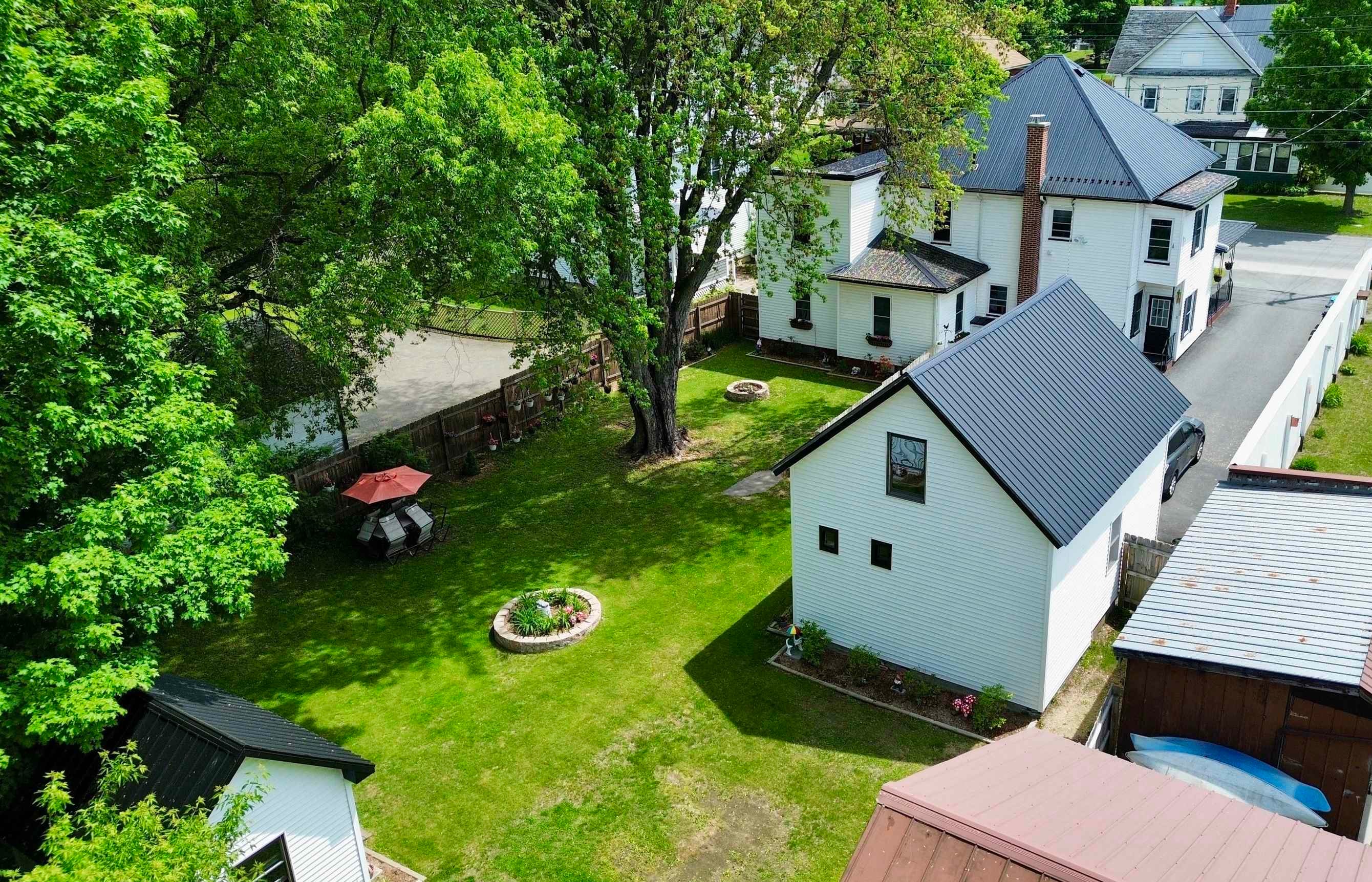 305 Union Street Newport, VT 05855 - Photo 3 of 59