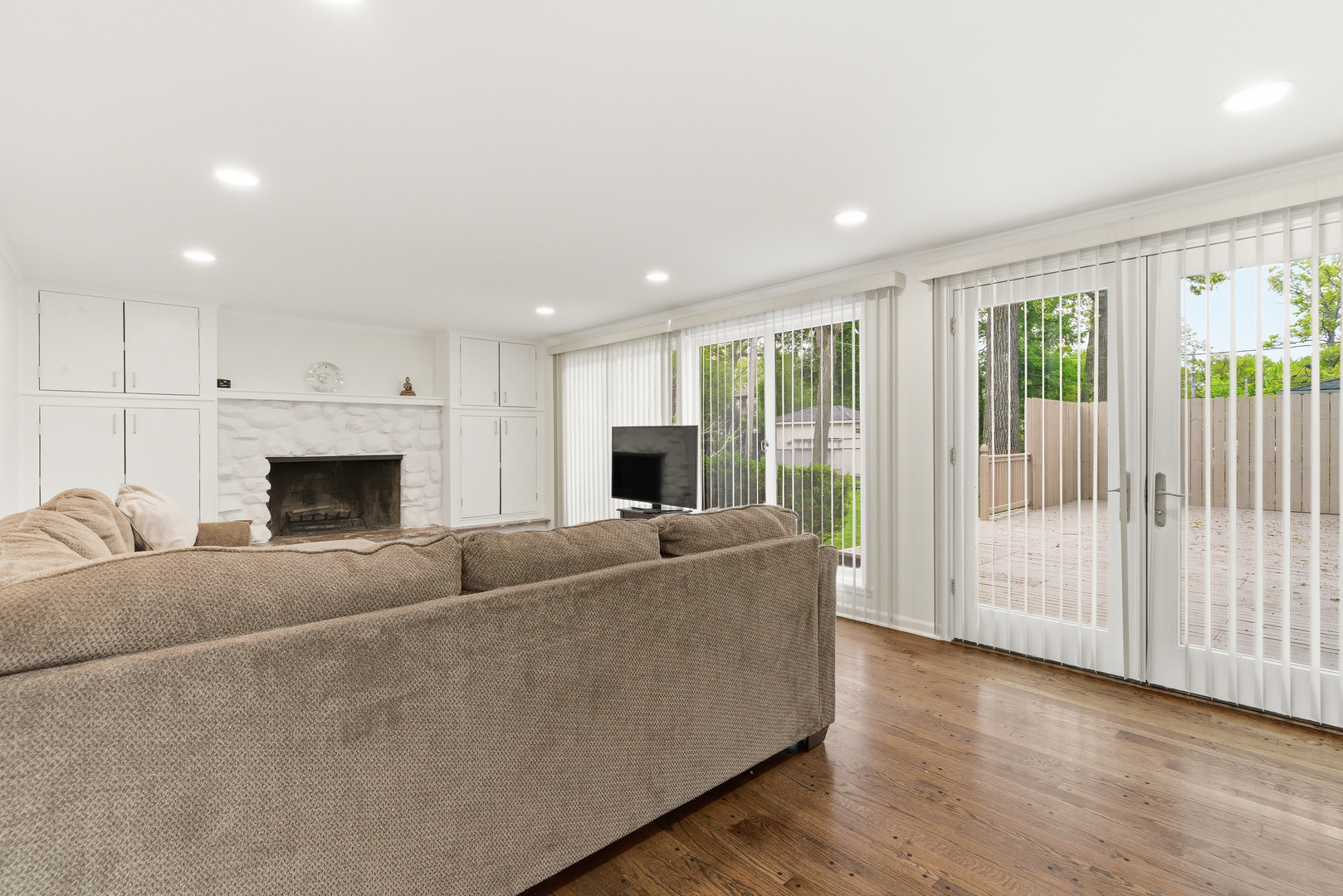 1725 Sunset Ridge Road Glenview, IL 60025 - Photo 5 of 38