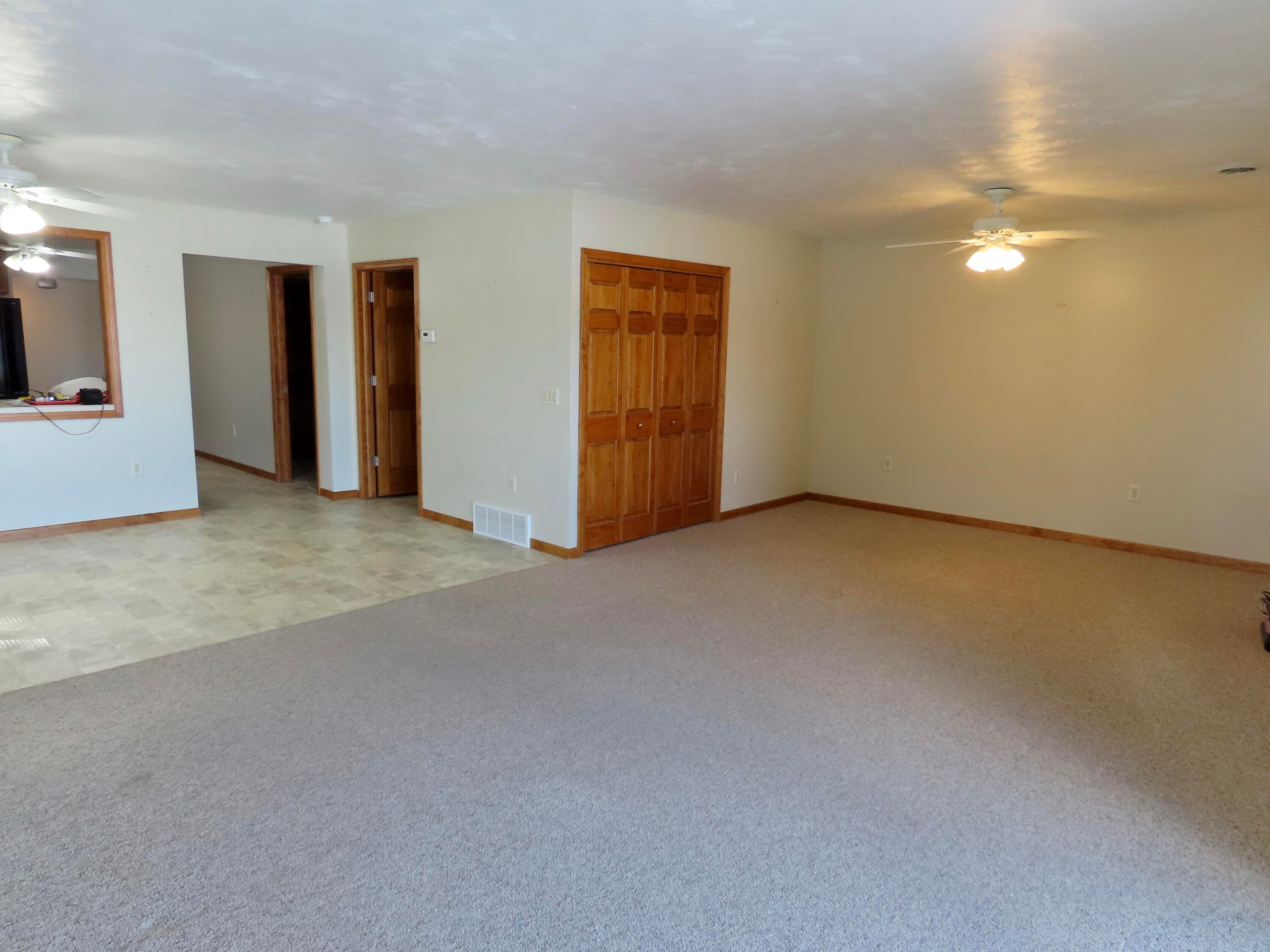 14150 Pointe Road Atlanta, MI 49709 - Photo 57 of 85 Entertaining area