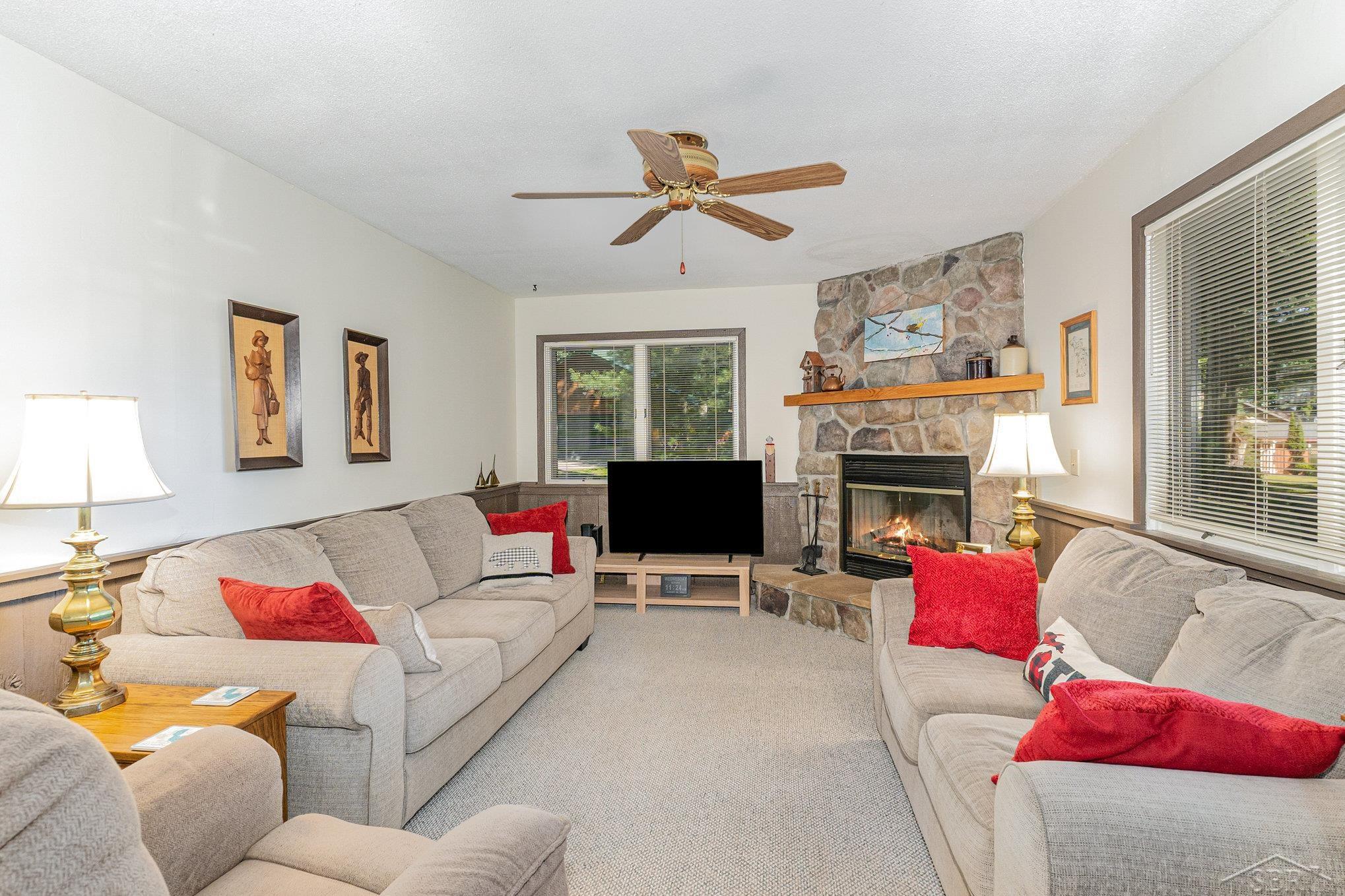 205 Tie Road Roscommon, MI 48653 - Photo 6 of 38 50186005-2b590a5b-0d33-4d6f-88e2-690116c8e95f.JPG