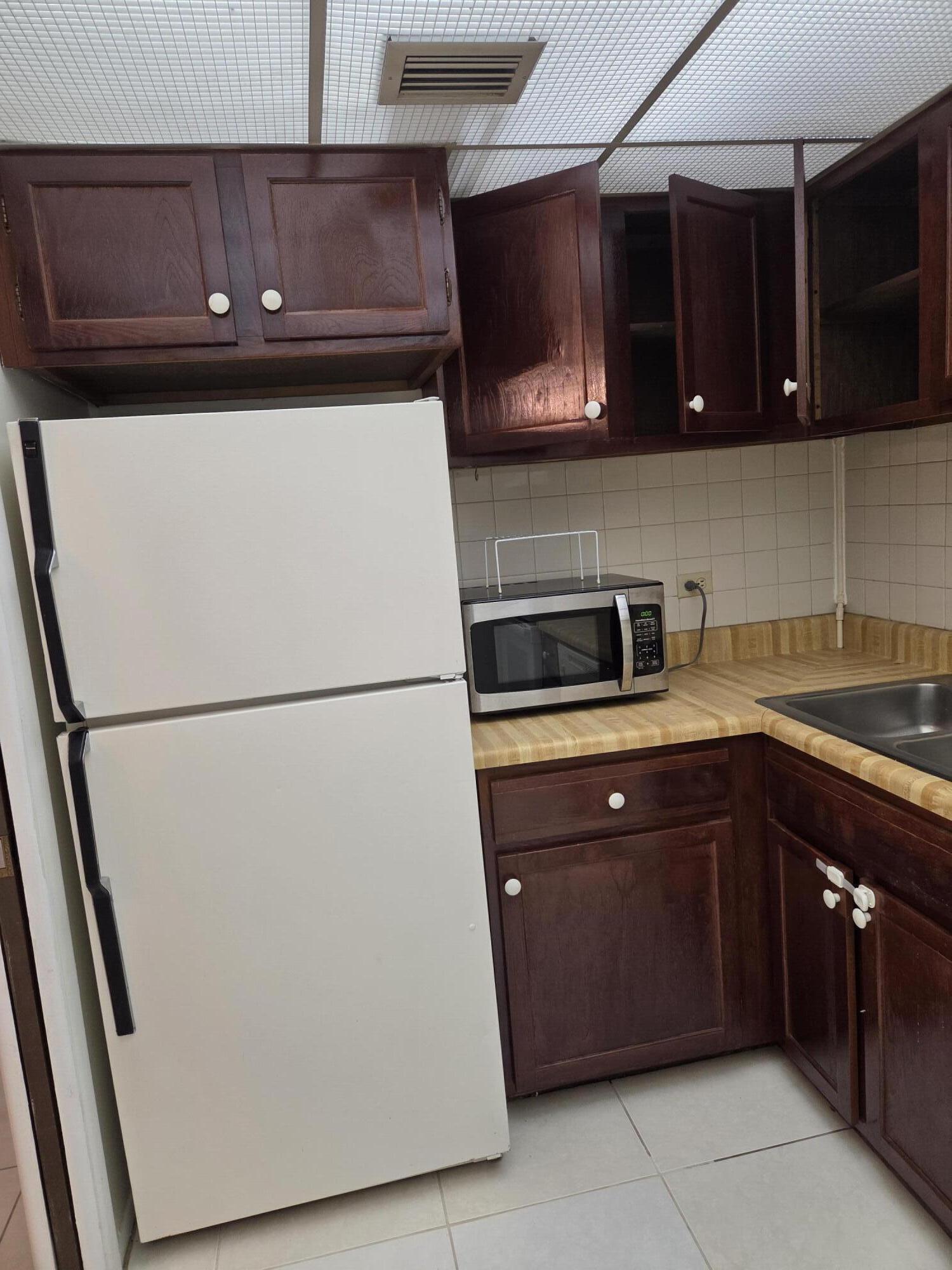 3750 Inverrary Drive, Unit 2C Lauderhill, FL 33319 - Photo 7 of 11 2