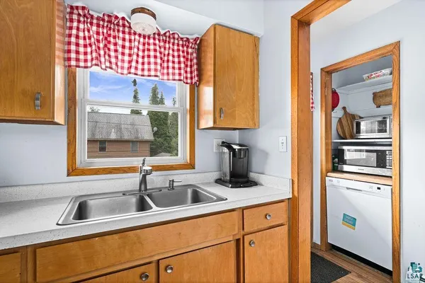 $200,000 | 911 Christine Circle, Silver Bay, MN 55614