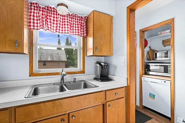 $248,000 | 911 Christine Circle, Silver Bay, MN 55614