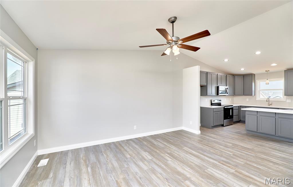 28545 Shallow Water Road Warrenton, MO 63383 - Photo 5 of 52