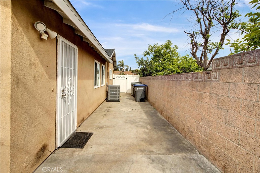 19309 Caney Avenue Carson, CA 90746 - Photo 33 of 34